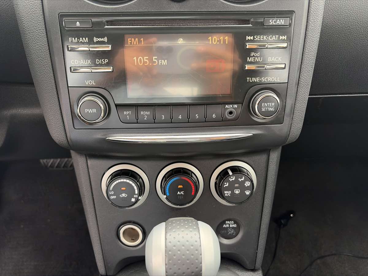 Nissan Rogue Select photo 34