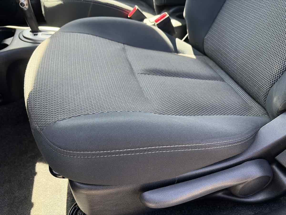 Nissan Versa photo 9