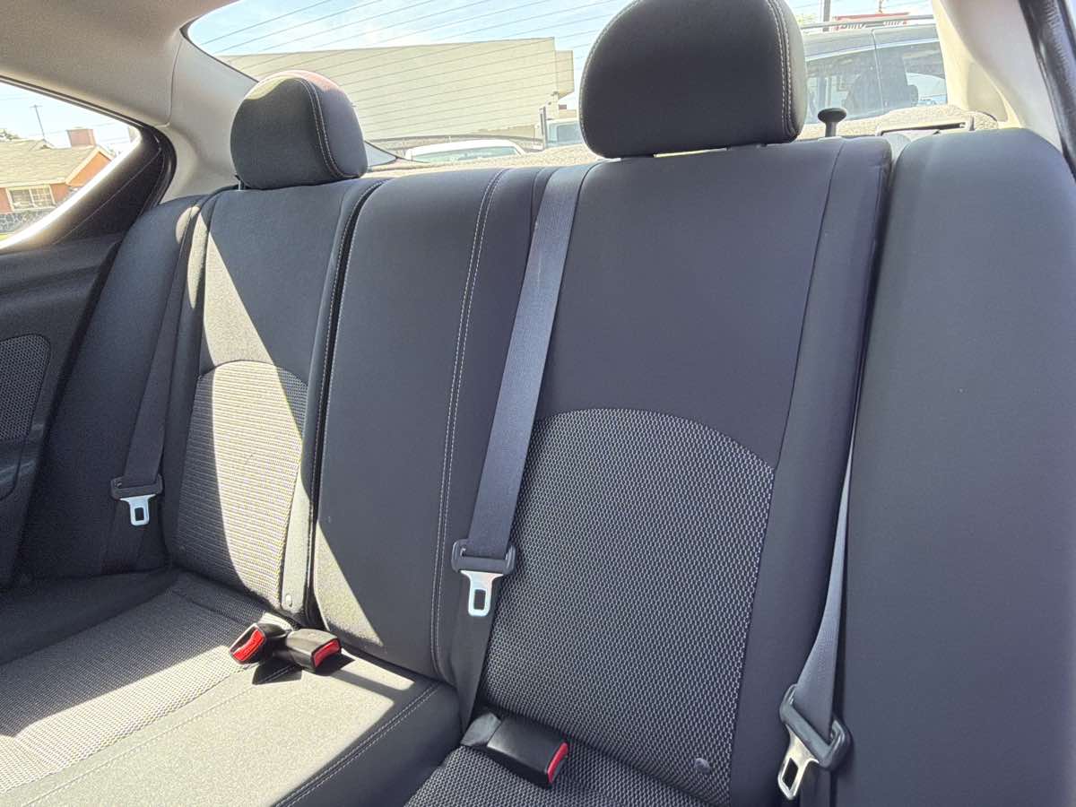 Nissan Versa photo 13