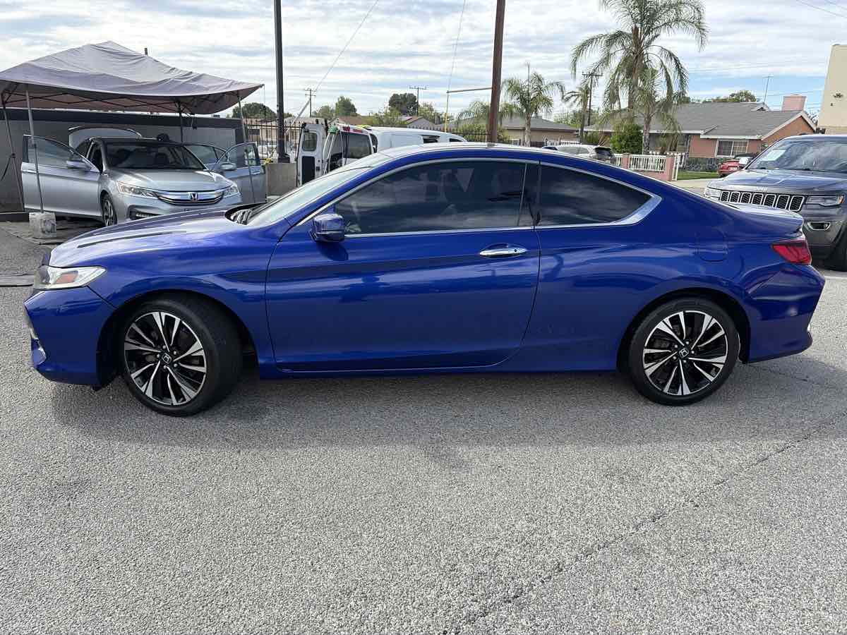Honda Accord photo 2