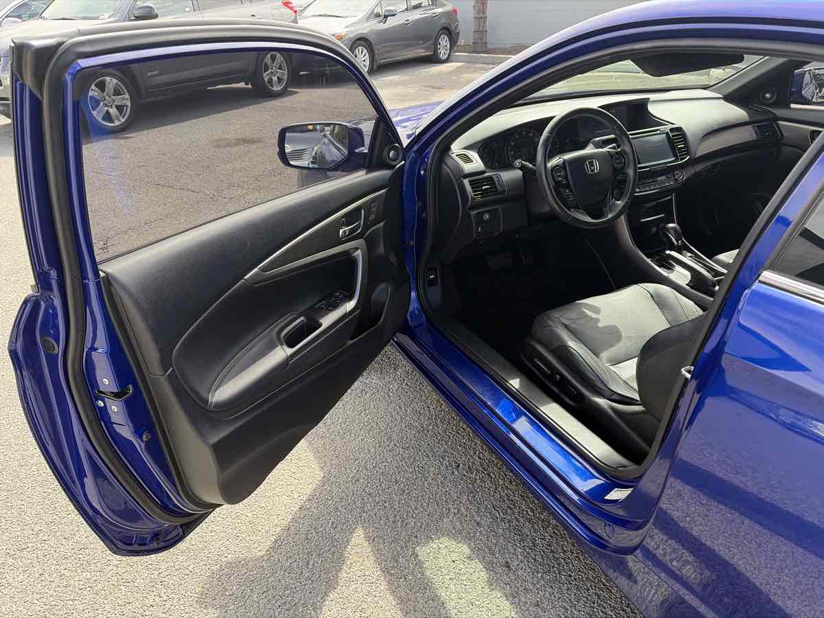 Honda Accord photo 6