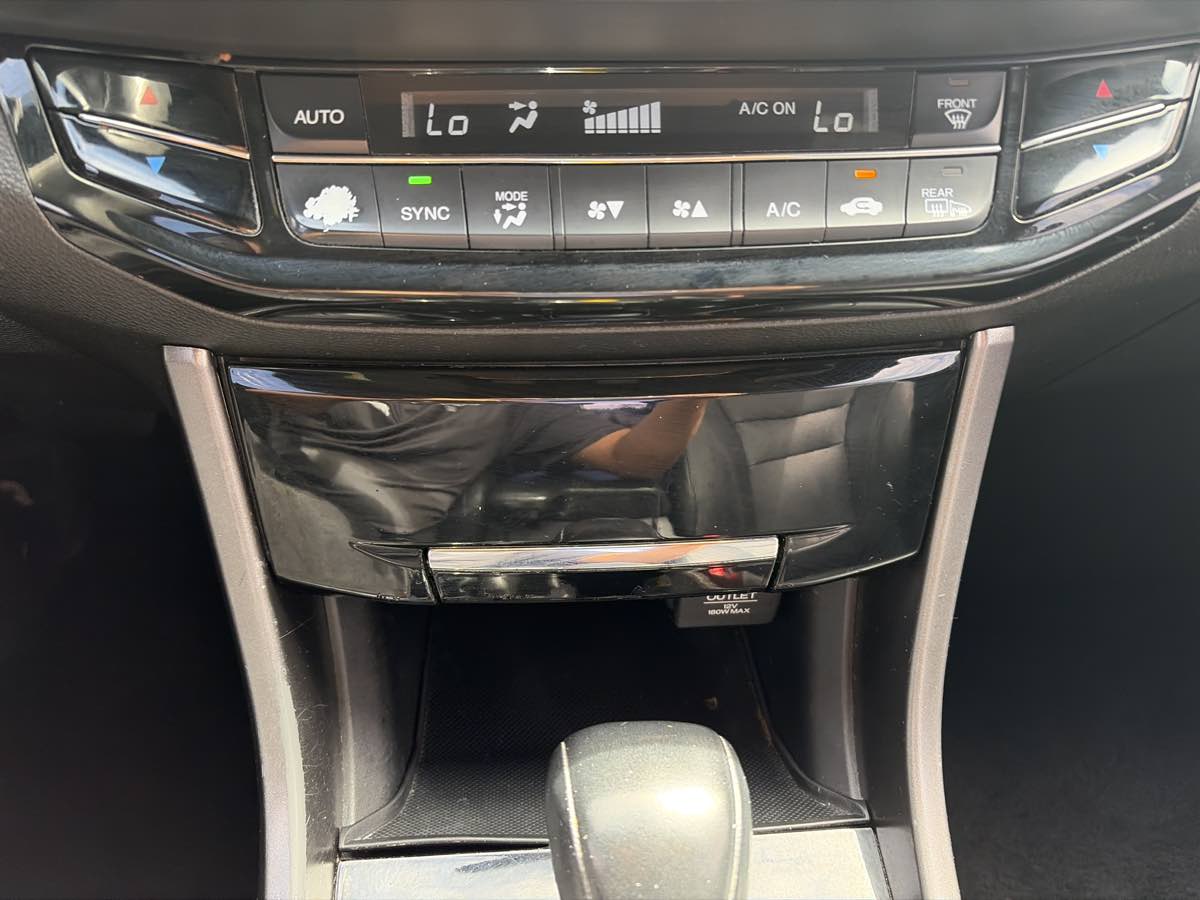 Honda Accord photo 26