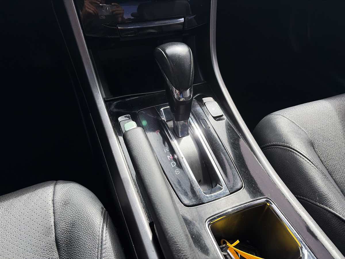 Honda Accord photo 27