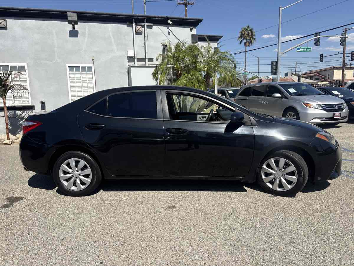 Toyota Corolla photo 3