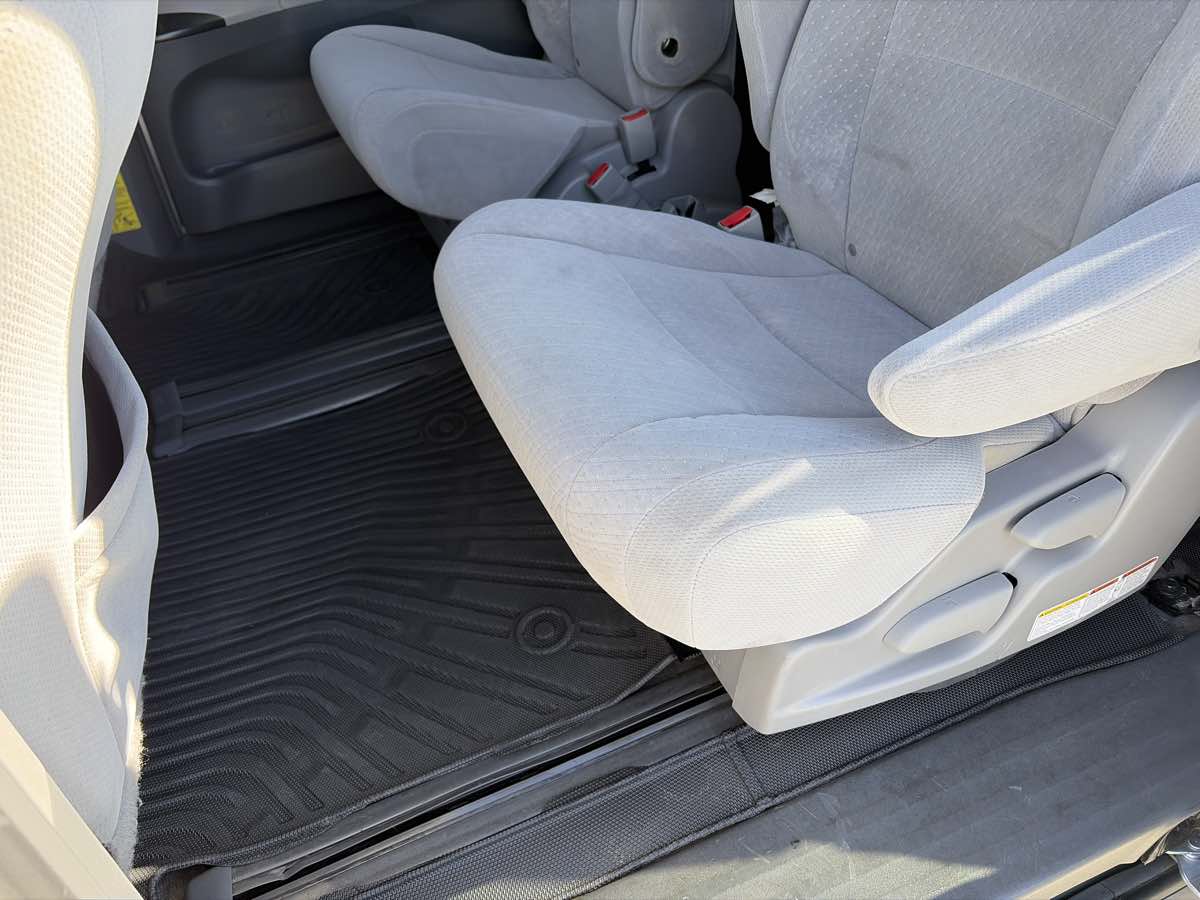 Toyota Sienna photo 10