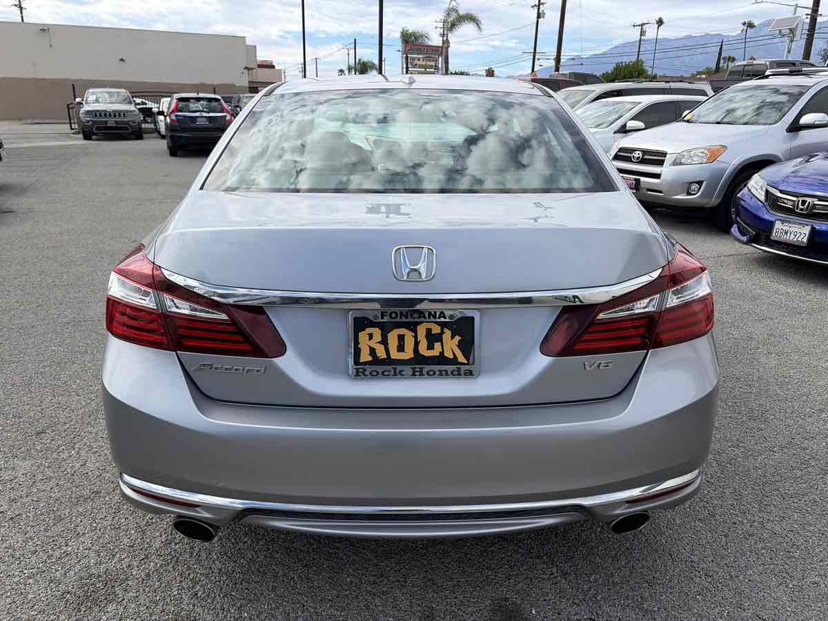 Honda Accord photo 3