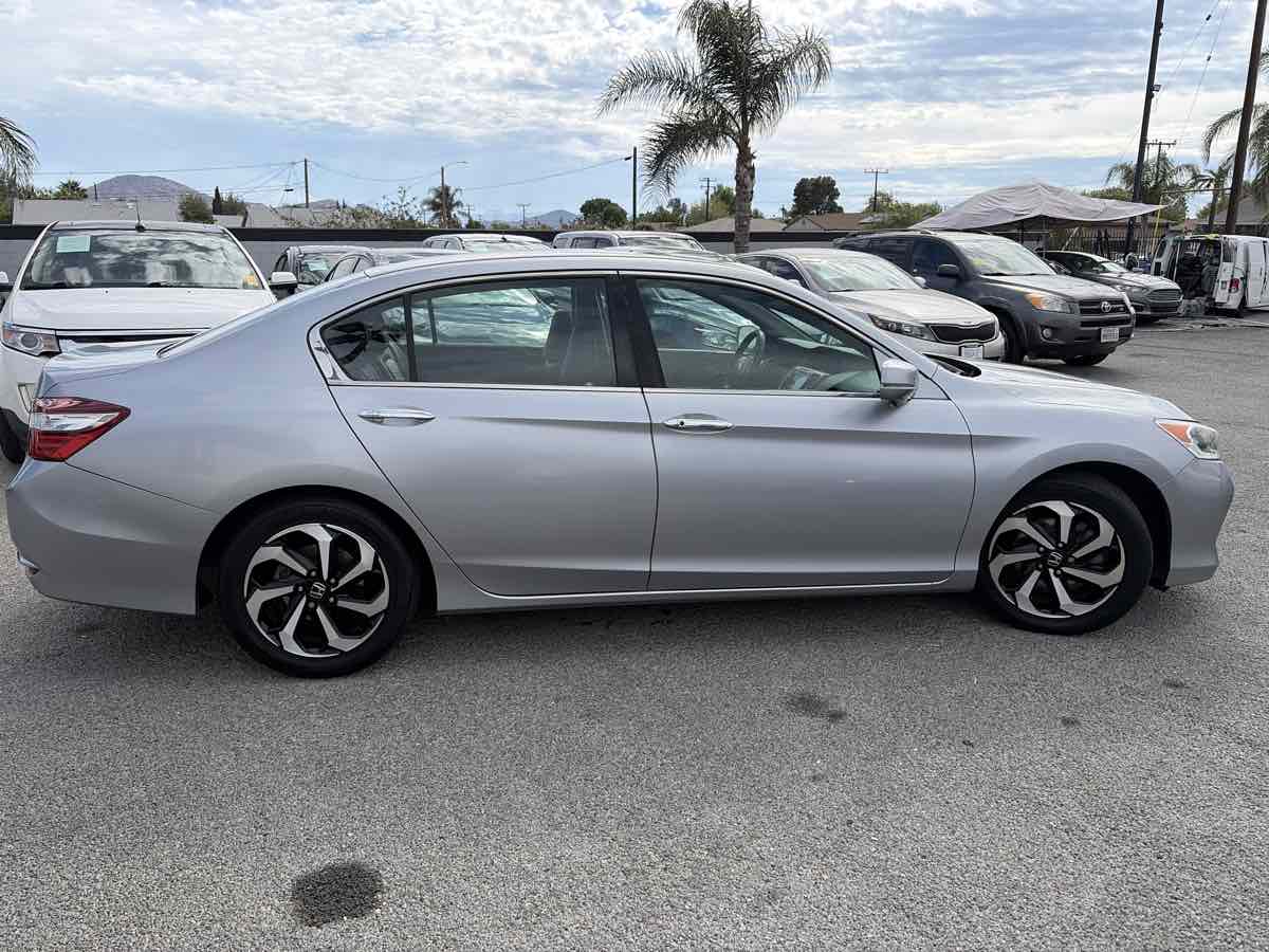 Honda Accord photo 4