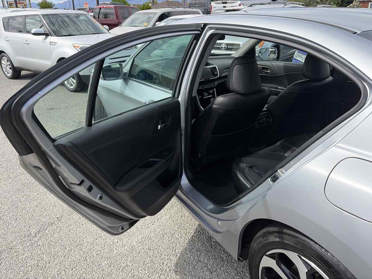 Honda Accord photo 11