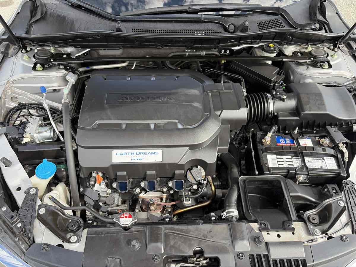 Honda Accord photo 29