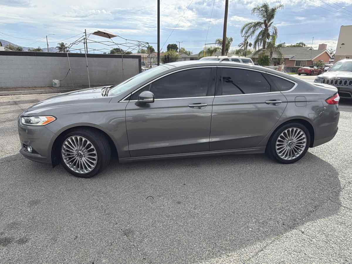Ford Fusion photo 2