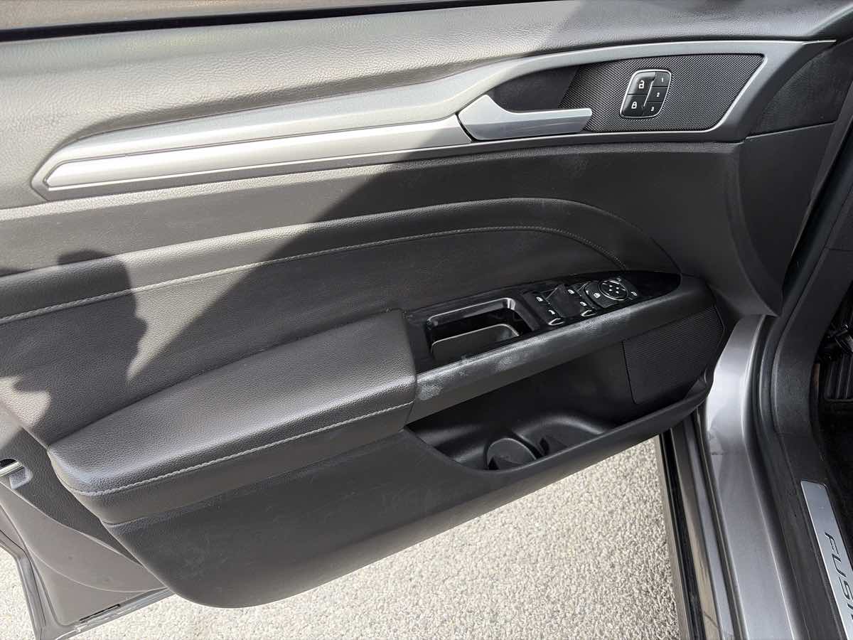 Ford Fusion photo 10