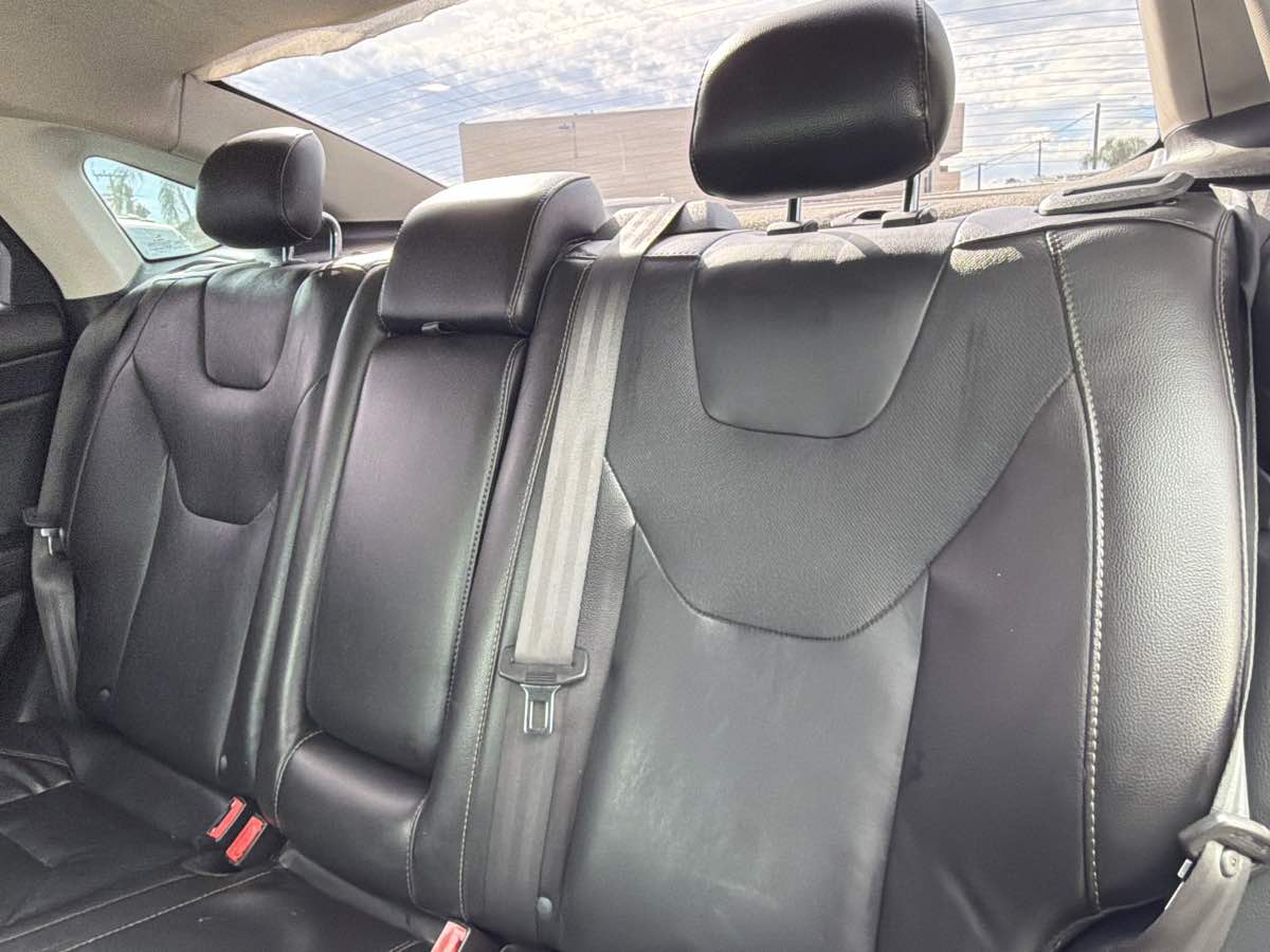 Ford Fusion photo 13