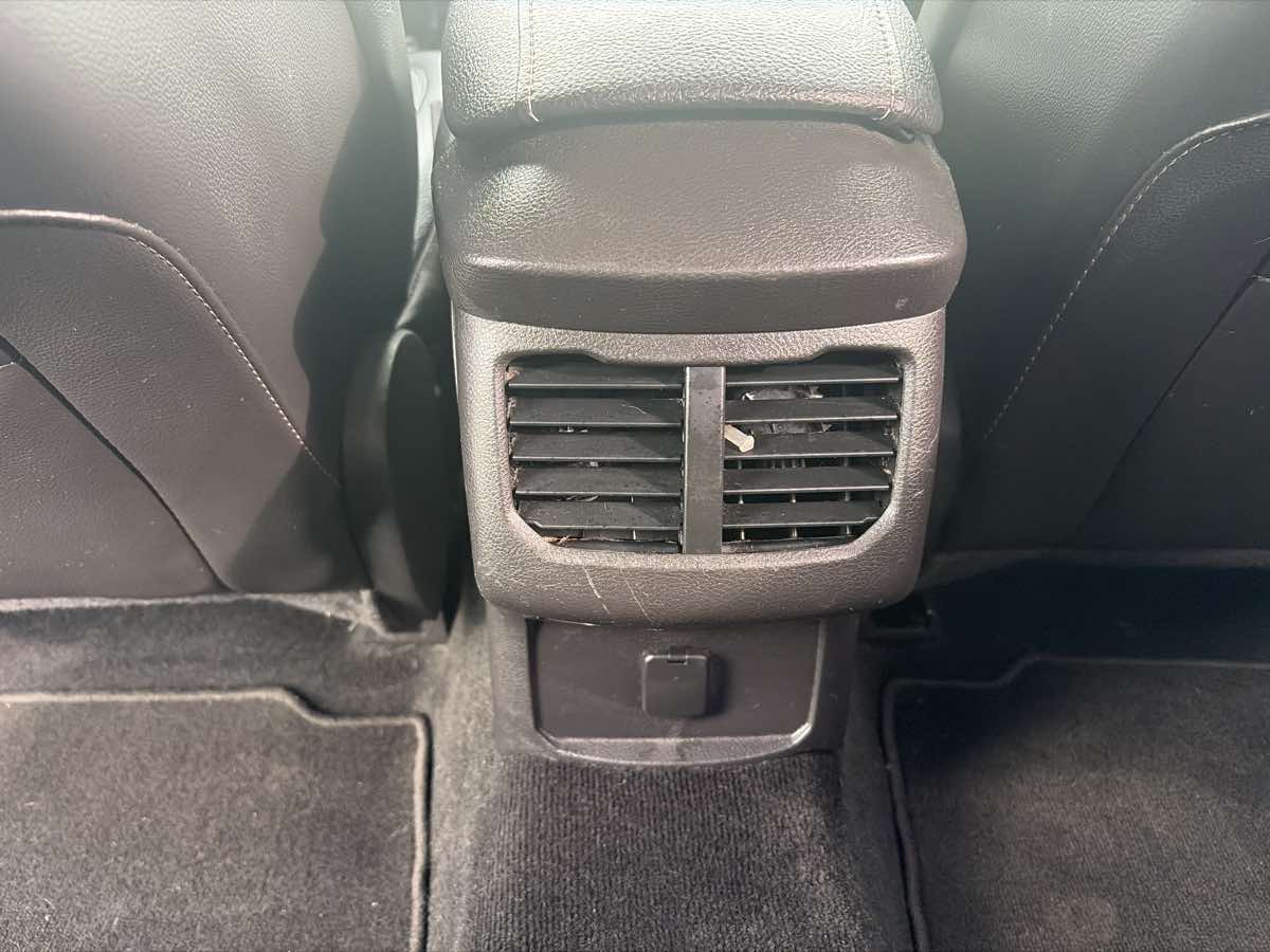 Ford Fusion photo 16