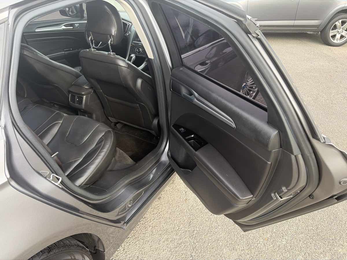 Ford Fusion photo 19