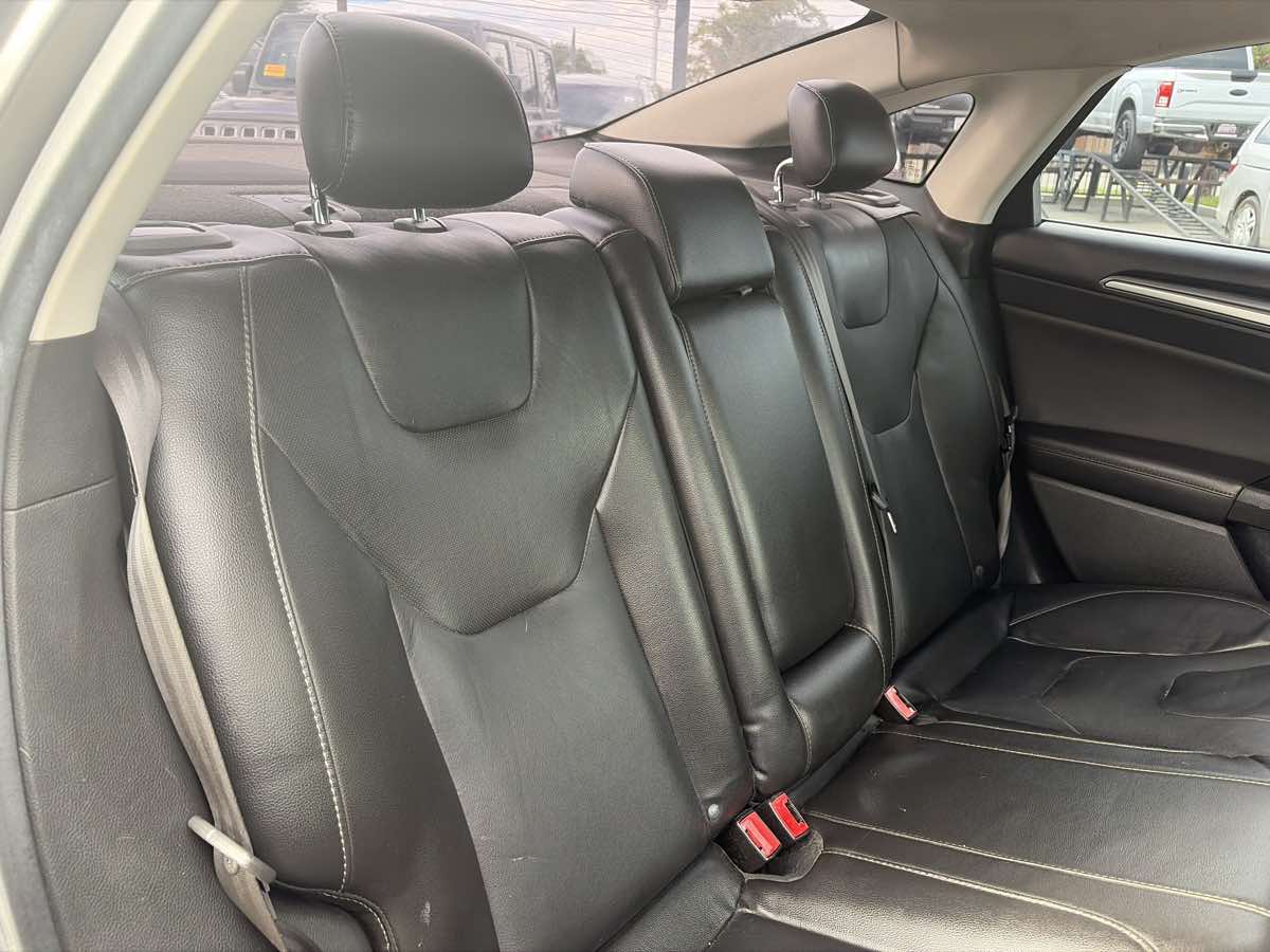 Ford Fusion photo 21