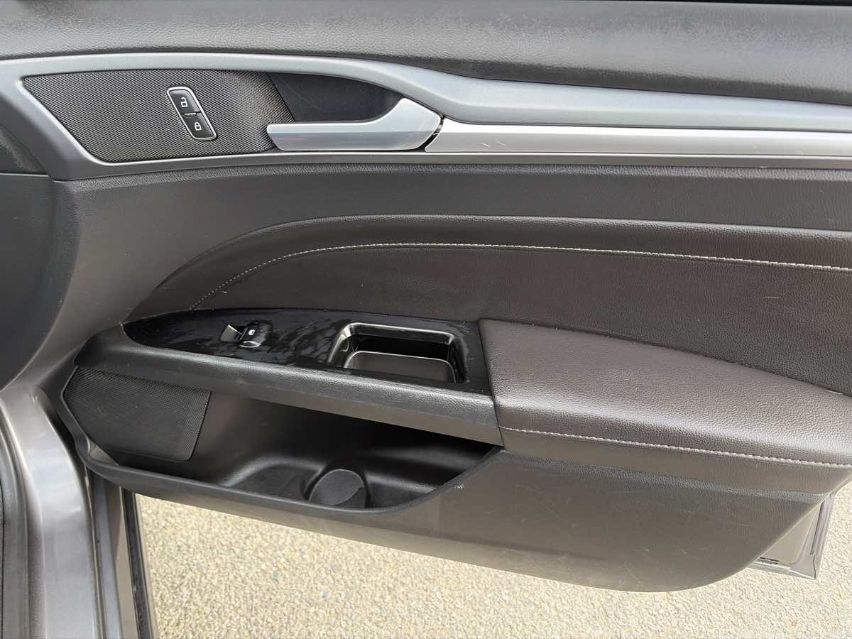 Ford Fusion photo 25