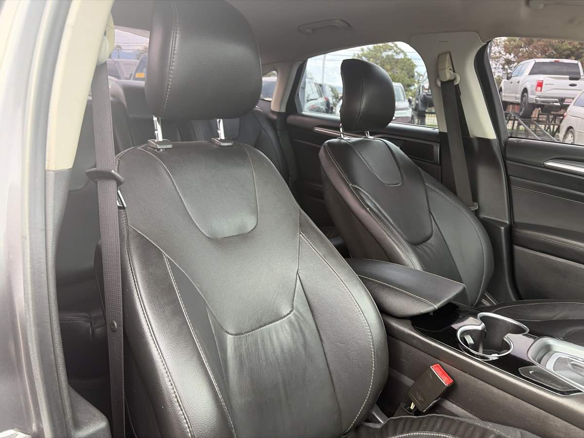 Ford Fusion photo 26