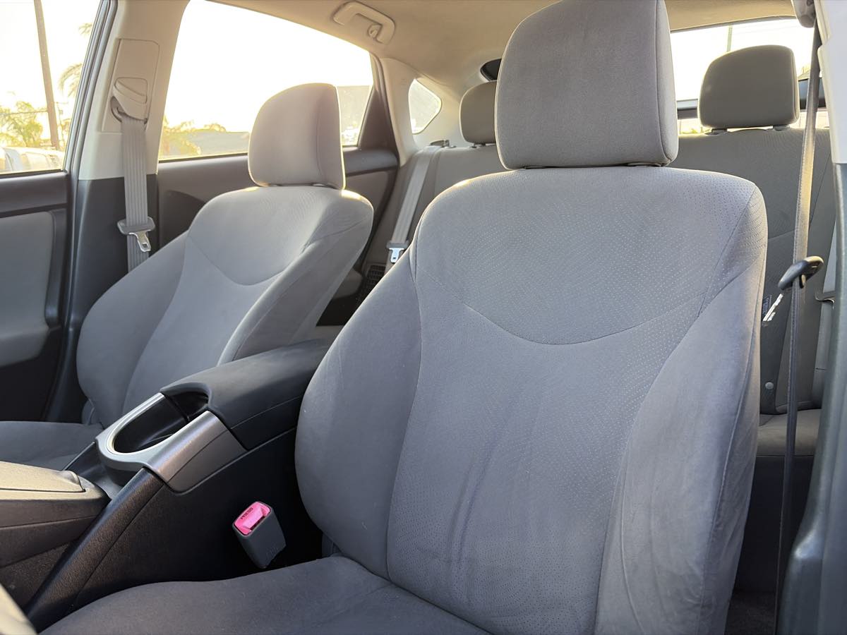 Toyota Prius photo 8