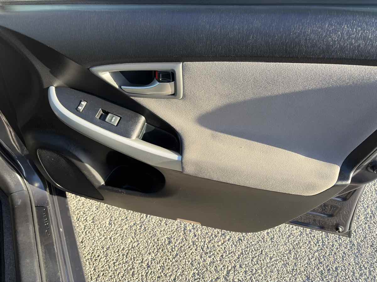 Toyota Prius photo 27