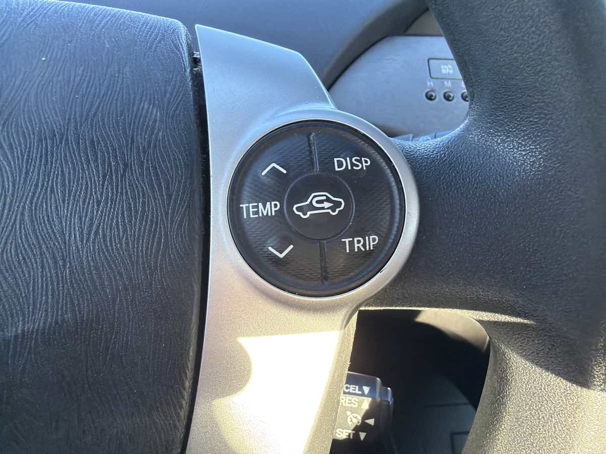 Toyota Prius photo 37