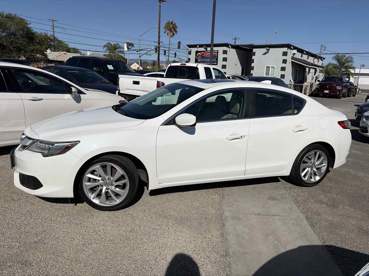 Acura ILX photo 2