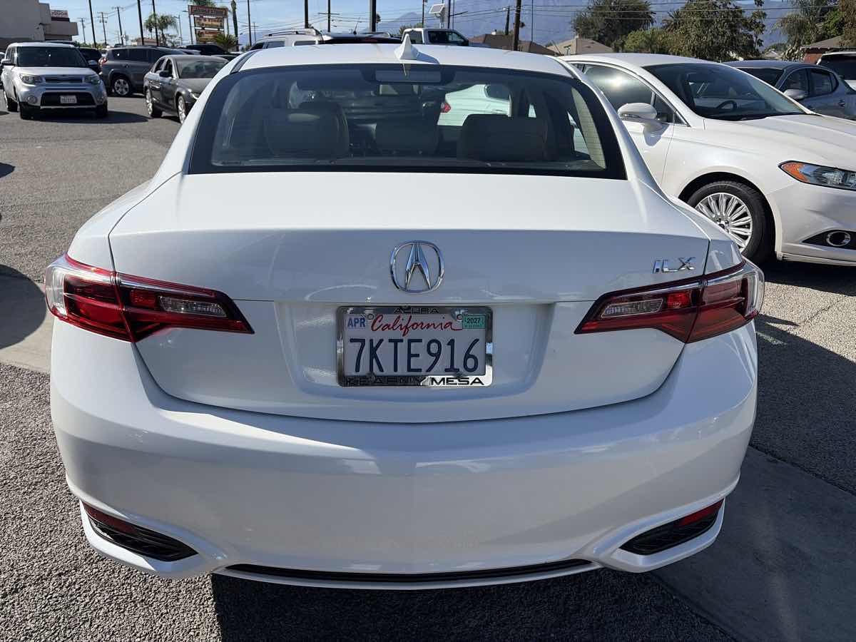 Acura ILX photo 3