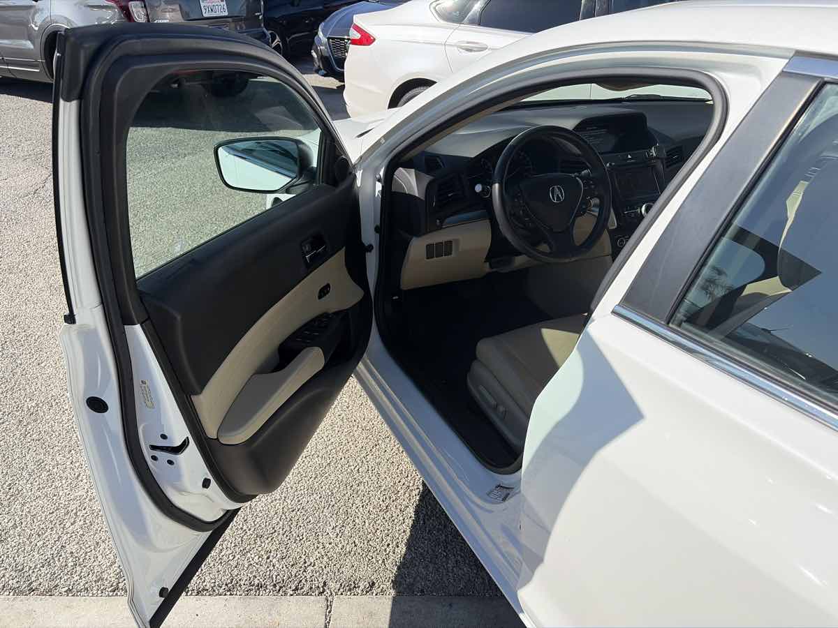 Acura ILX photo 6