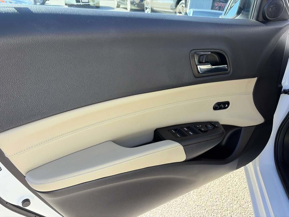 Acura ILX photo 7