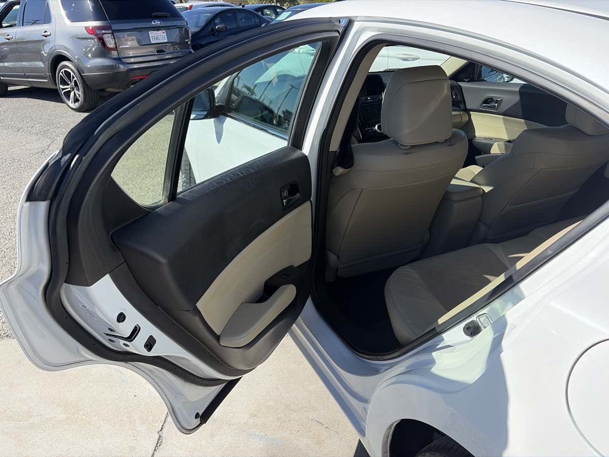 Acura ILX photo 11