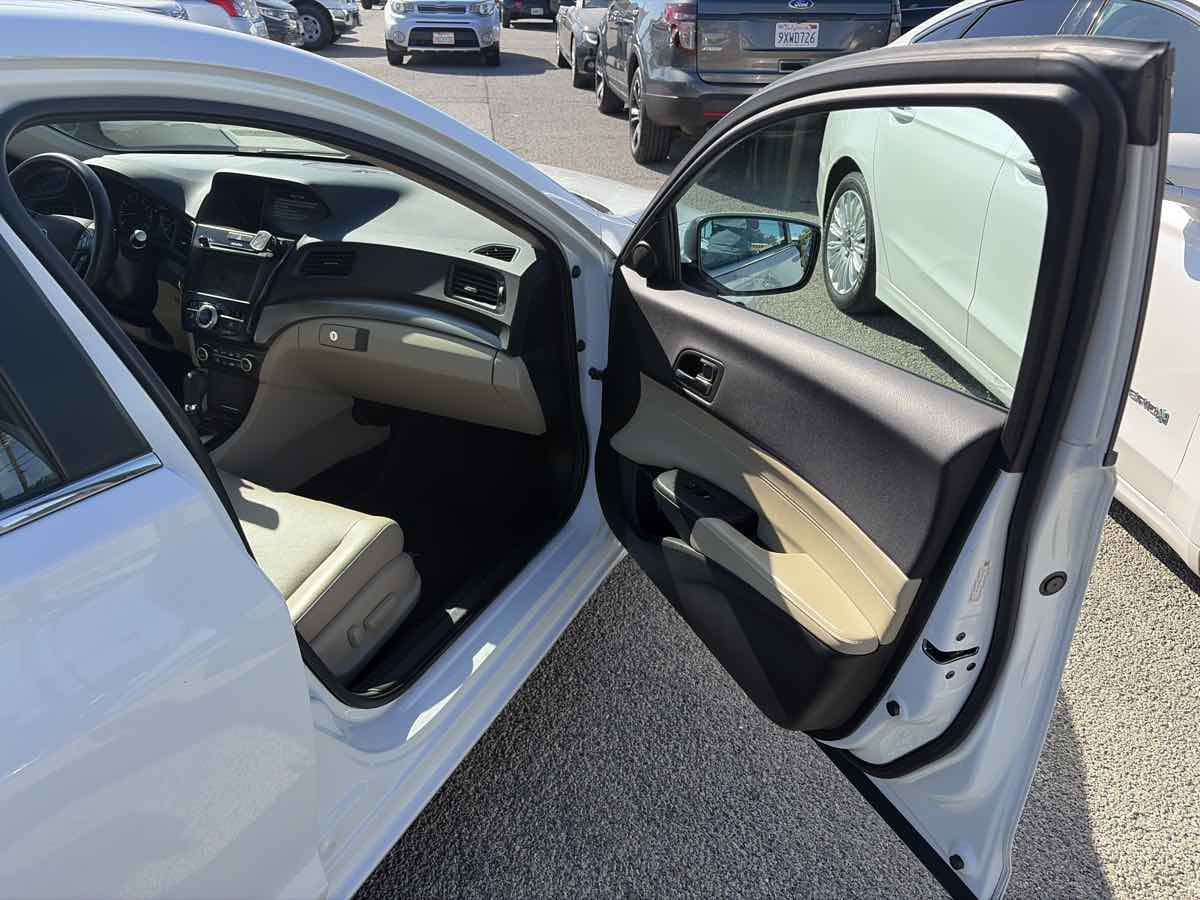 Acura ILX photo 24