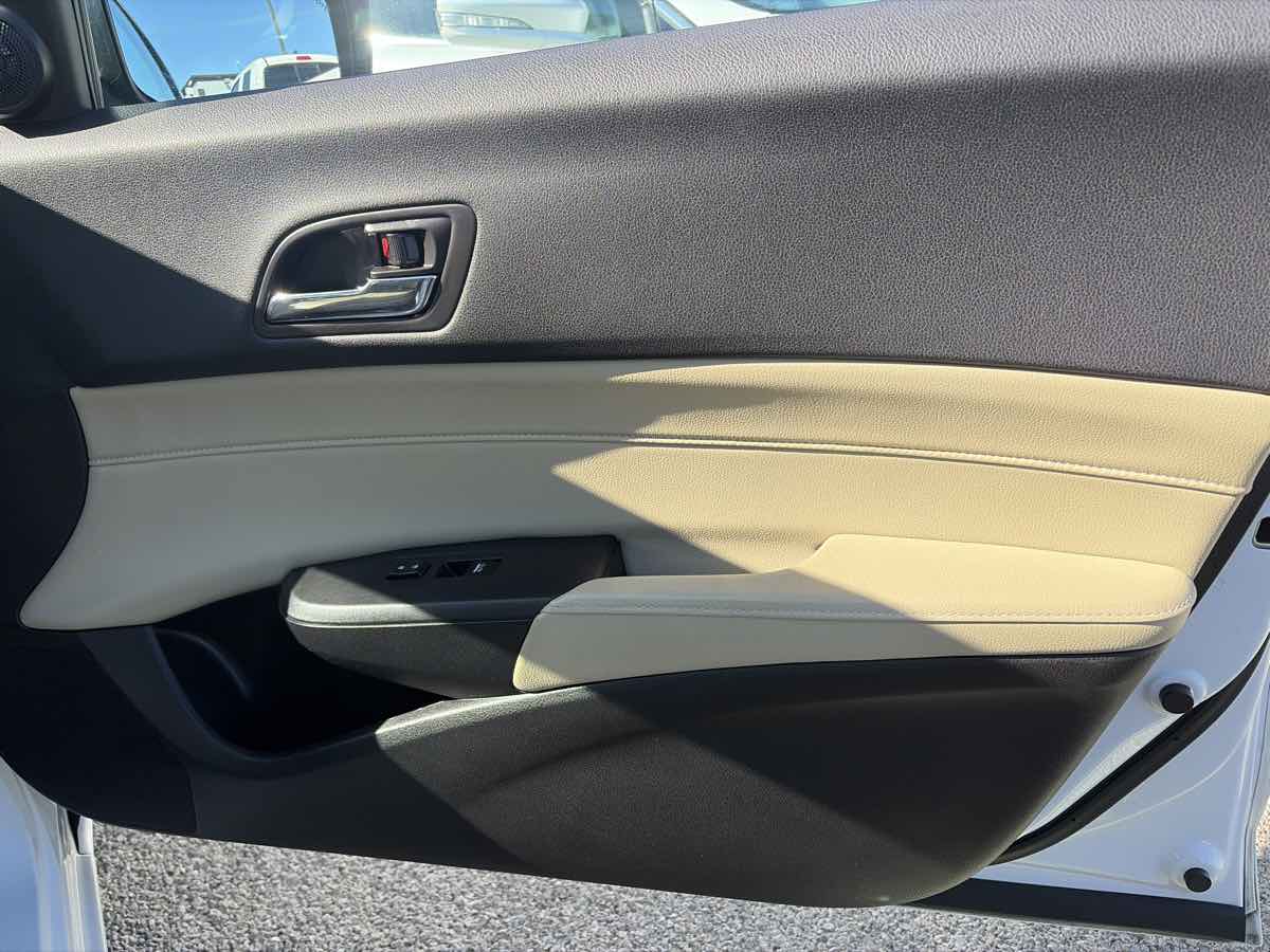 Acura ILX photo 25