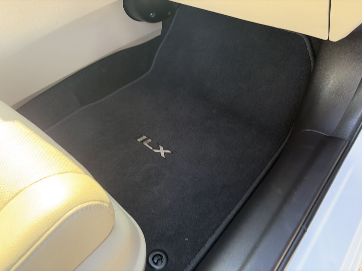 Acura ILX photo 28