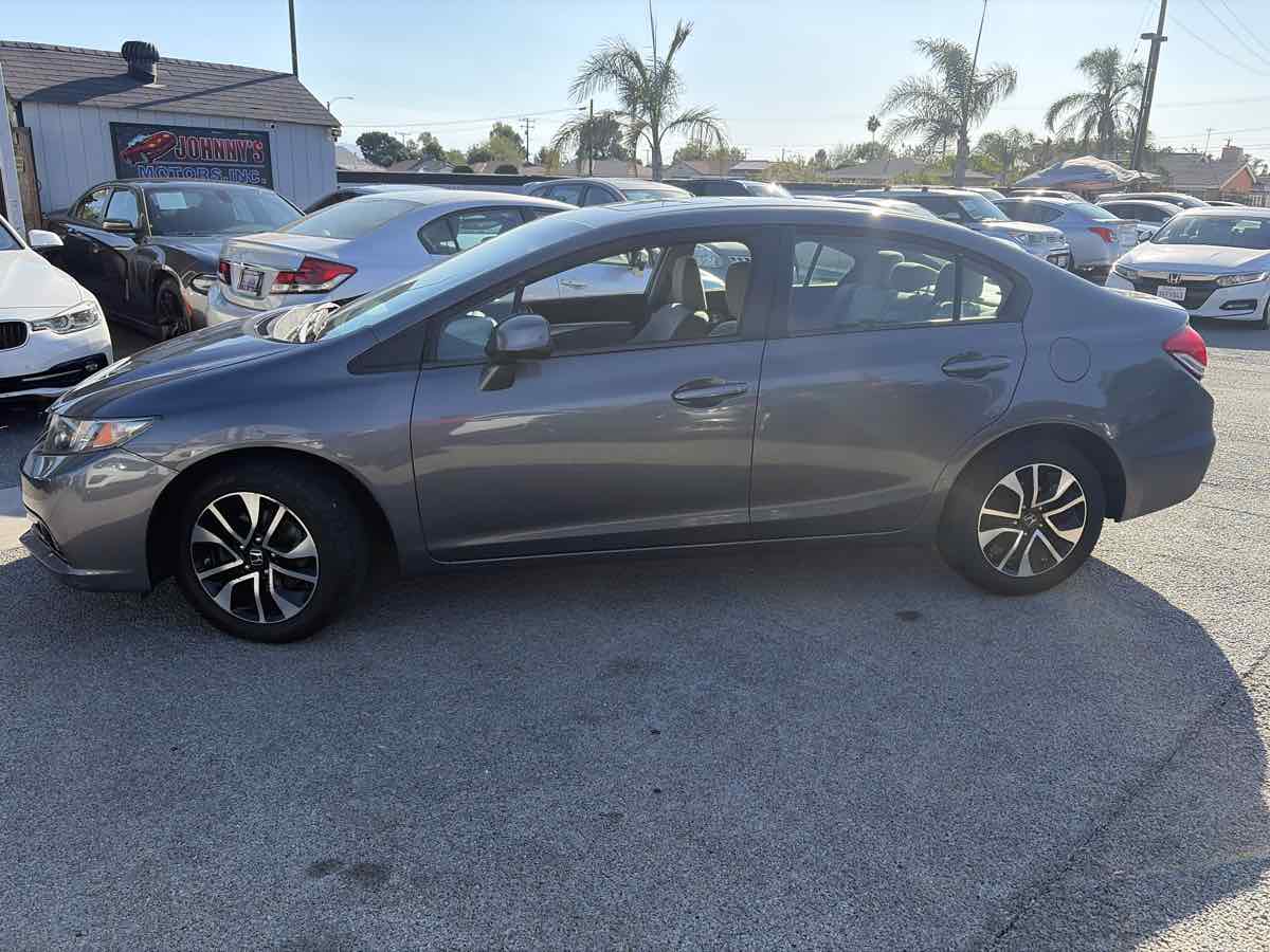 Honda Civic photo 2