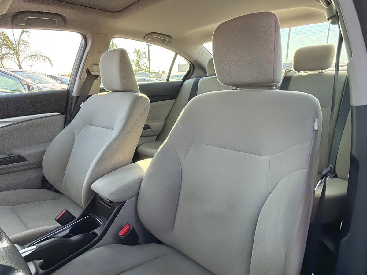 Honda Civic photo 8