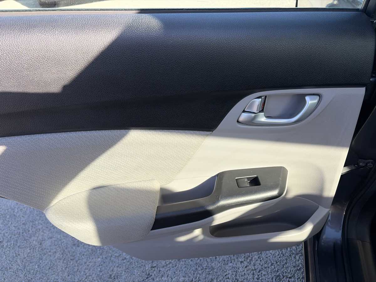 Honda Civic photo 12