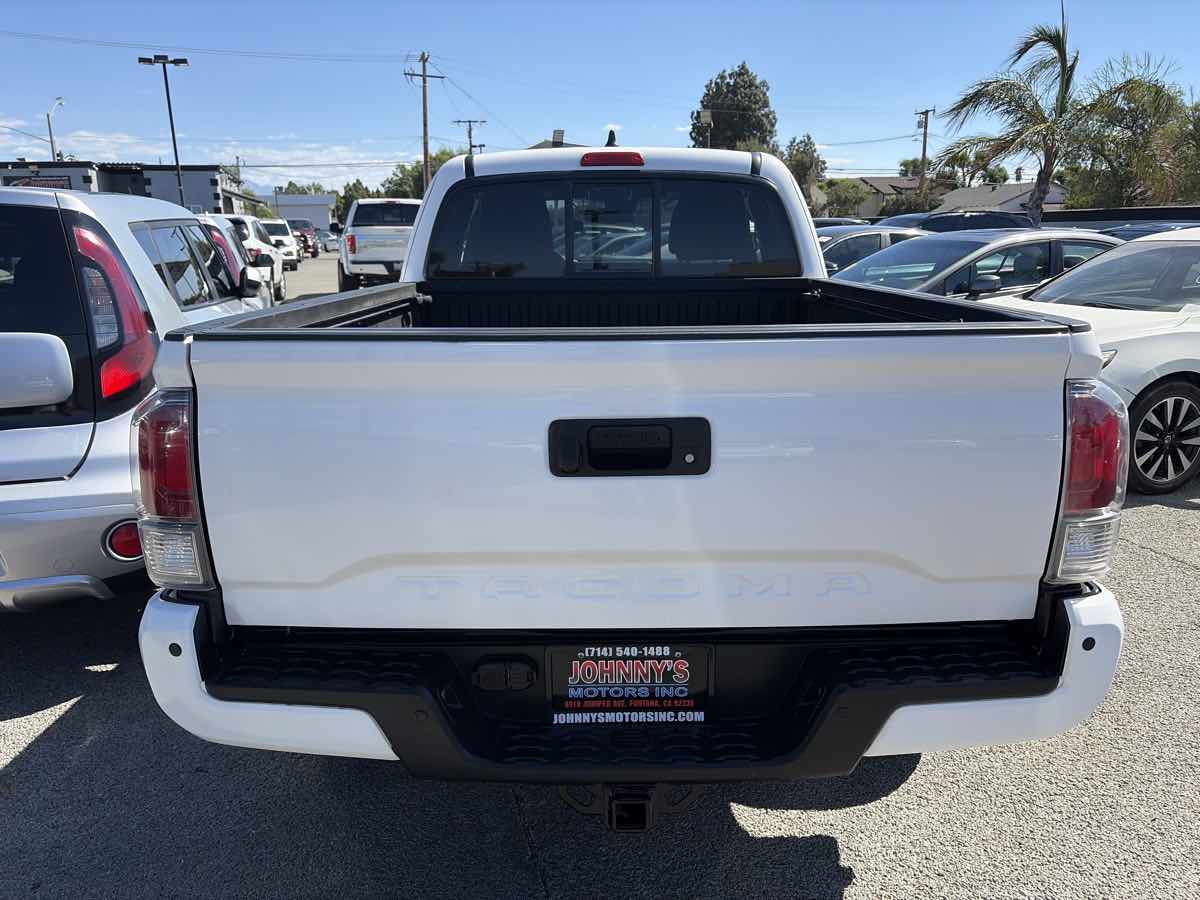 Toyota Tacoma photo 4