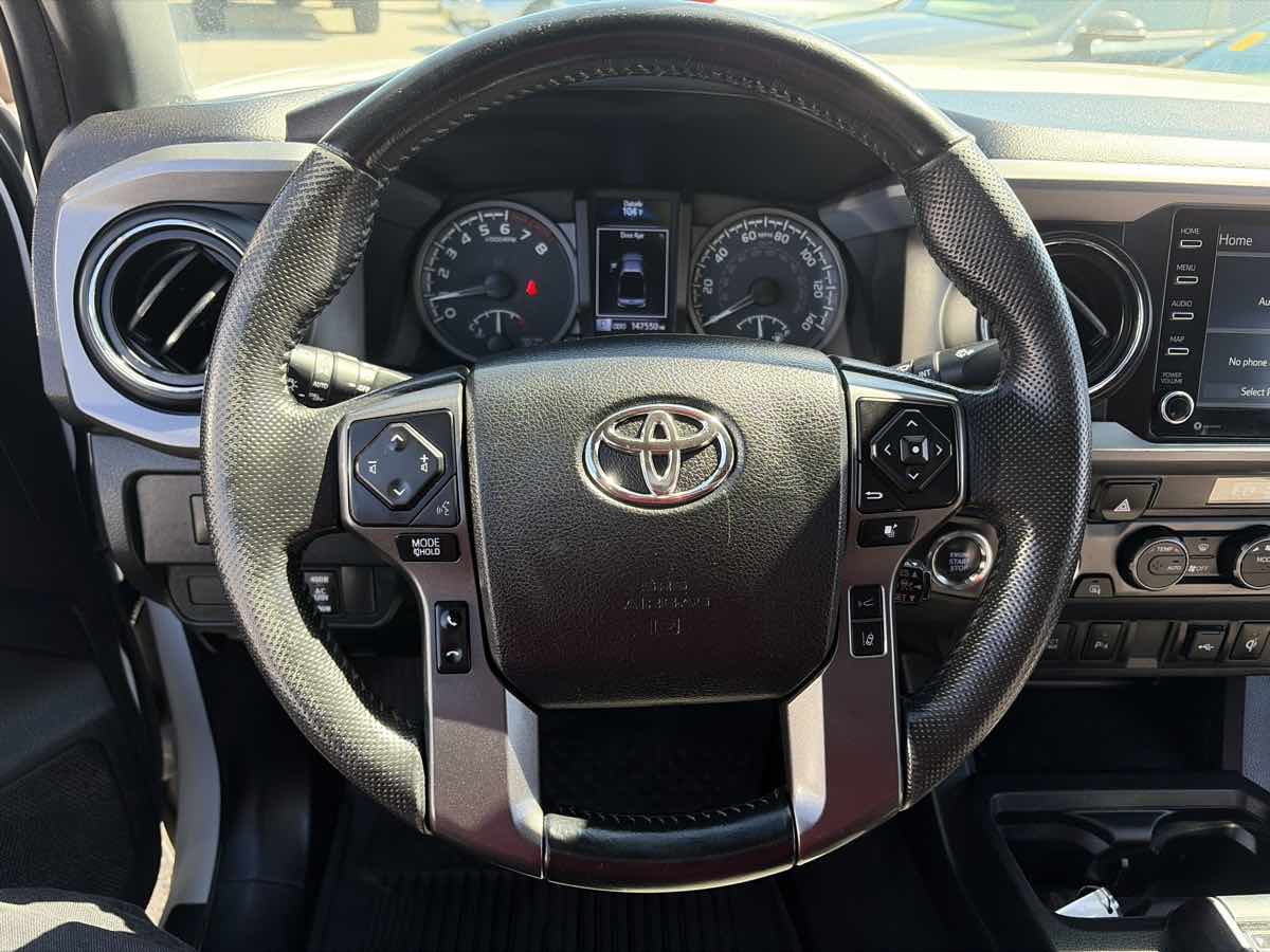 Toyota Tacoma photo 26