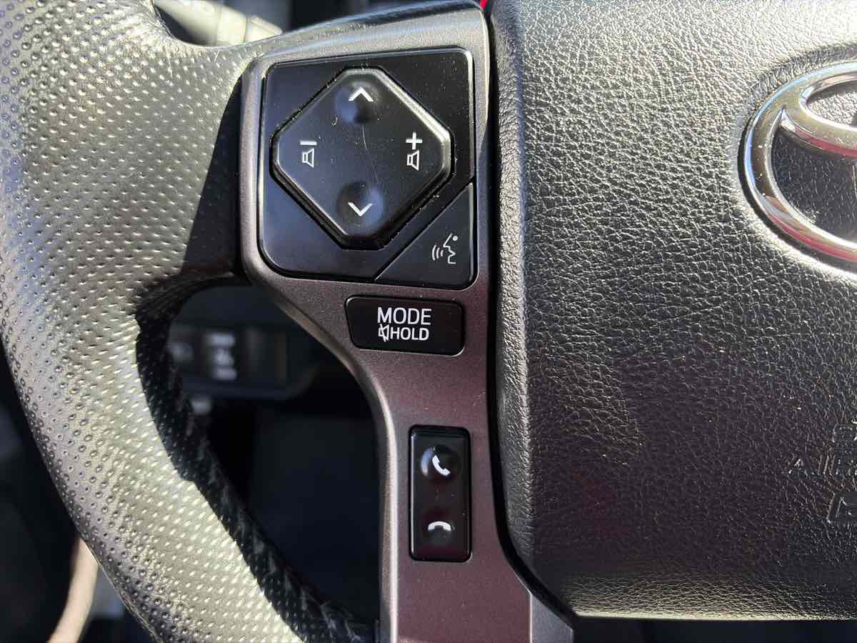 Toyota Tacoma photo 28