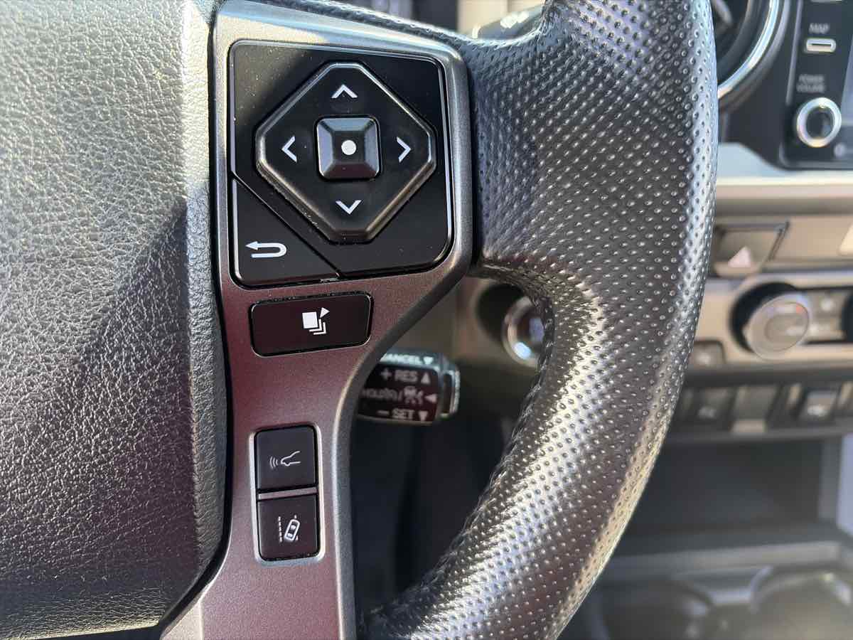 Toyota Tacoma photo 29