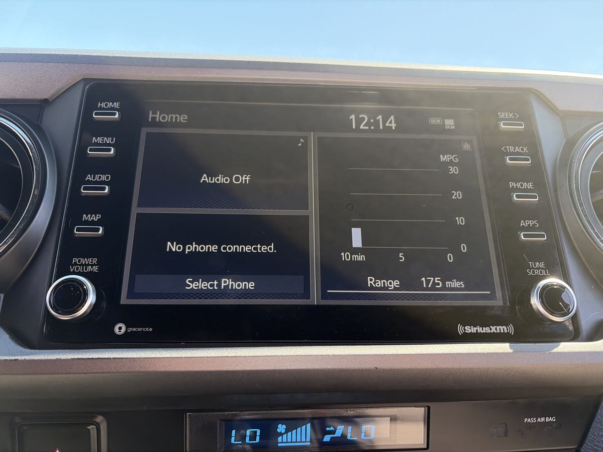 Toyota Tacoma photo 31