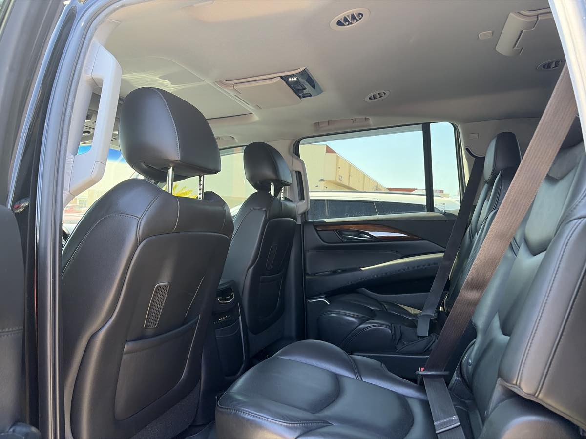Cadillac Escalade ESV photo 3