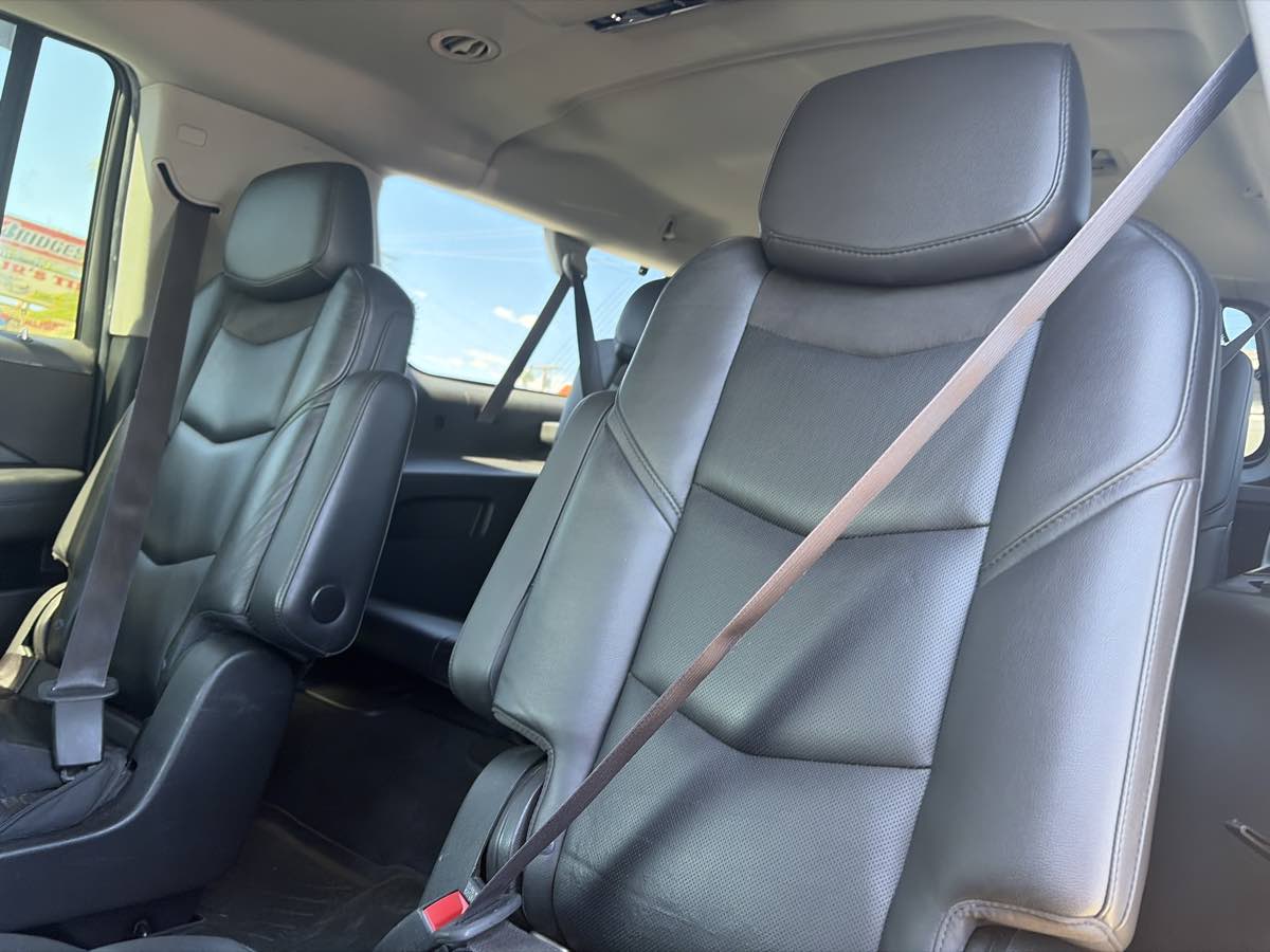 Cadillac Escalade ESV photo 4