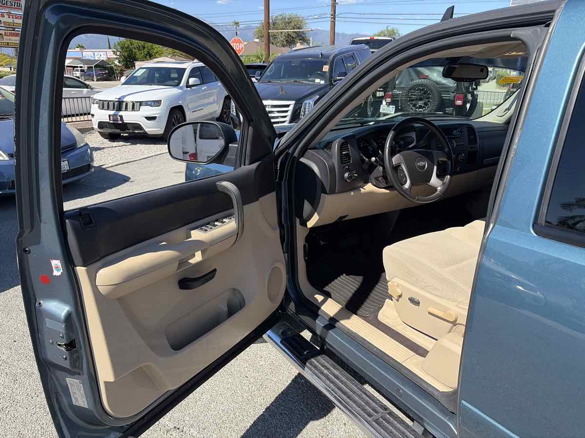 Chevrolet Silverado photo 6