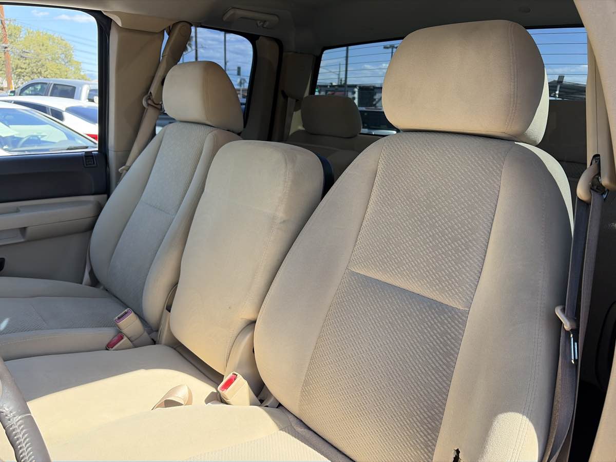 Chevrolet Silverado photo 8