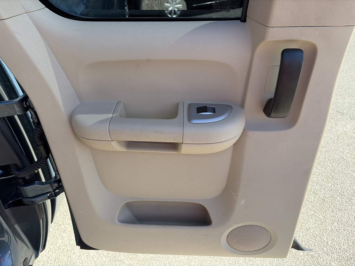 Chevrolet Silverado photo 14
