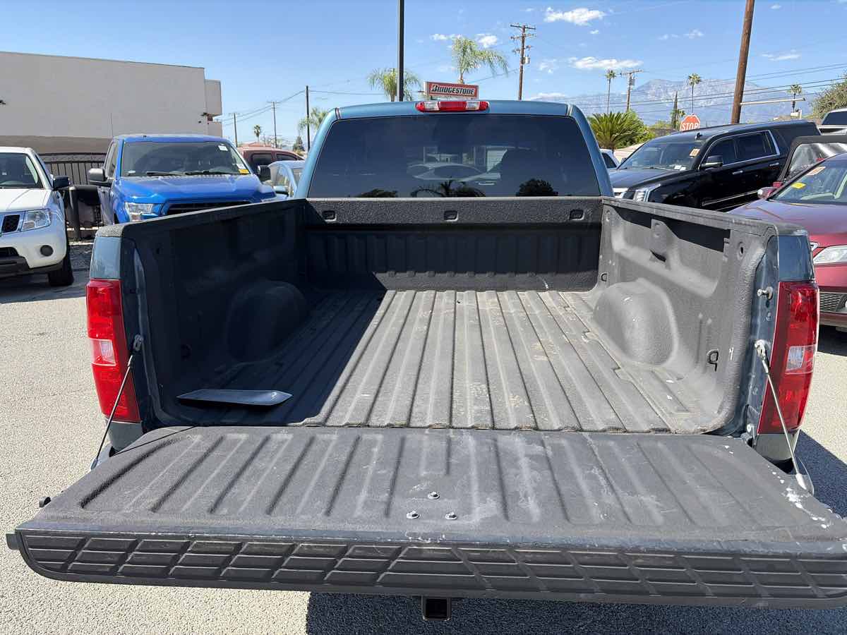 Chevrolet Silverado photo 20