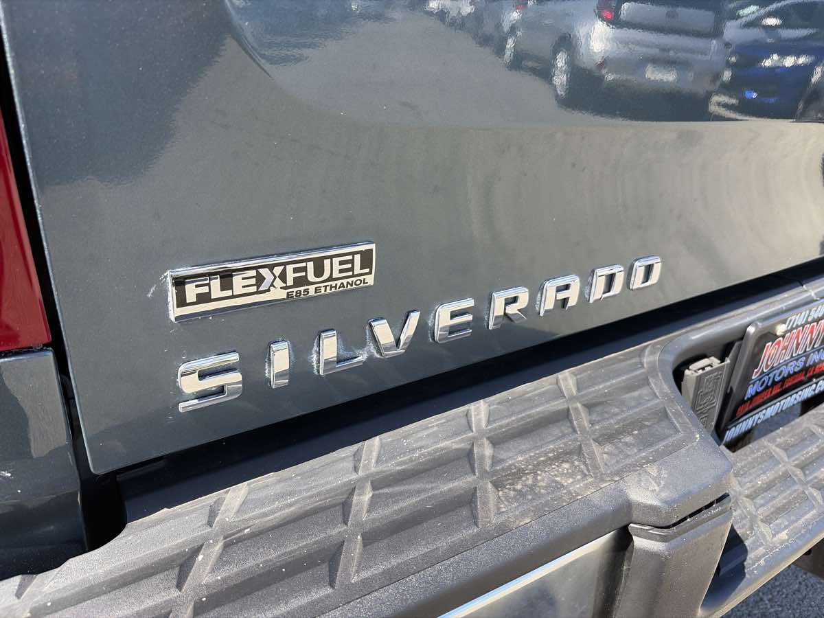 Chevrolet Silverado photo 22