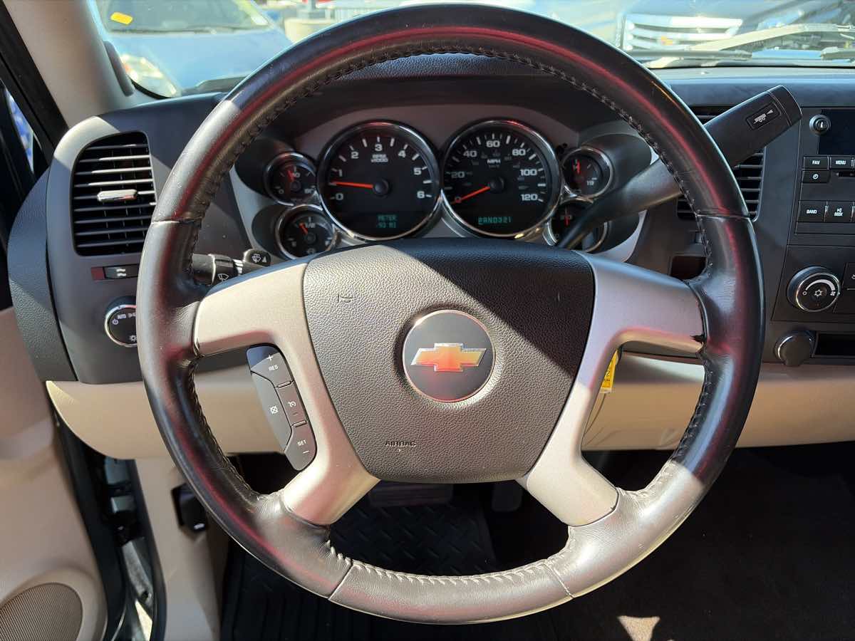 Chevrolet Silverado photo 34
