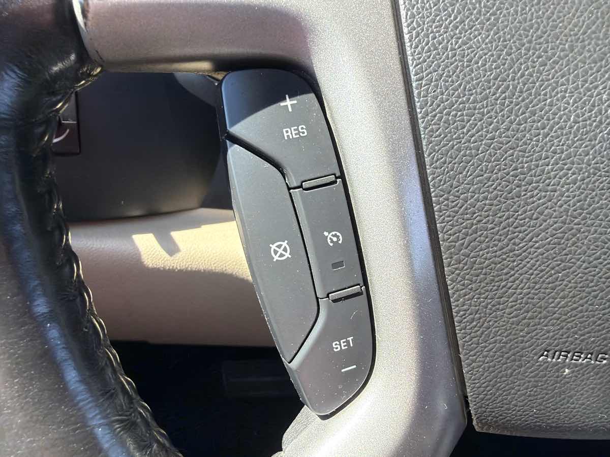 Chevrolet Silverado photo 35