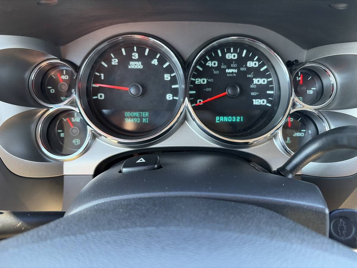 Chevrolet Silverado photo 36